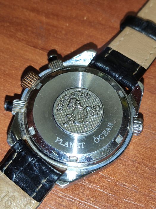 Продам часы omega