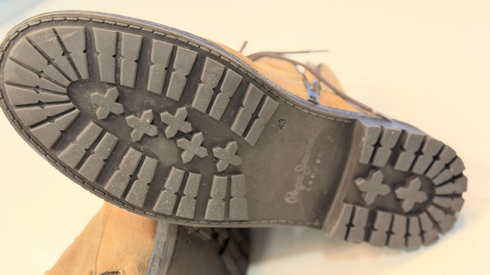 Botas Homem Pepe Jeans nº 43 em pele de Camurça em excelente estado