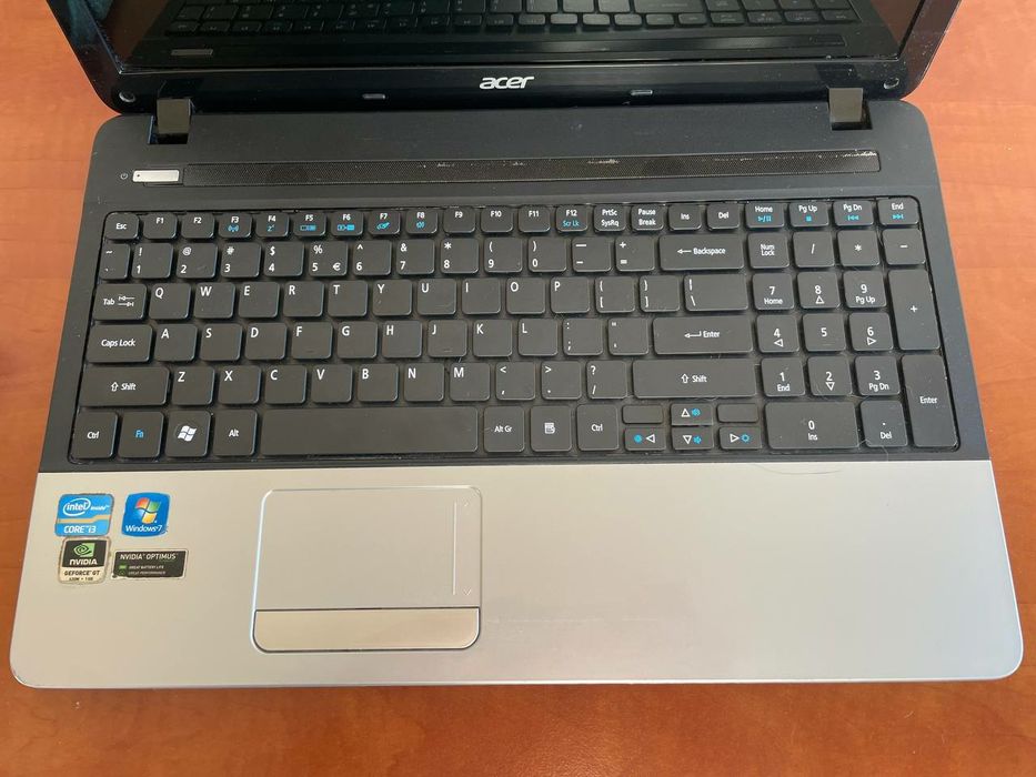 Acer 571G i3/6GB RAM/500HDD