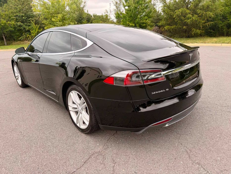 Tesla Model S Performance      2013
