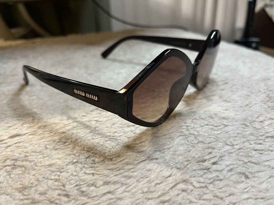 сонцезахисні окуляри