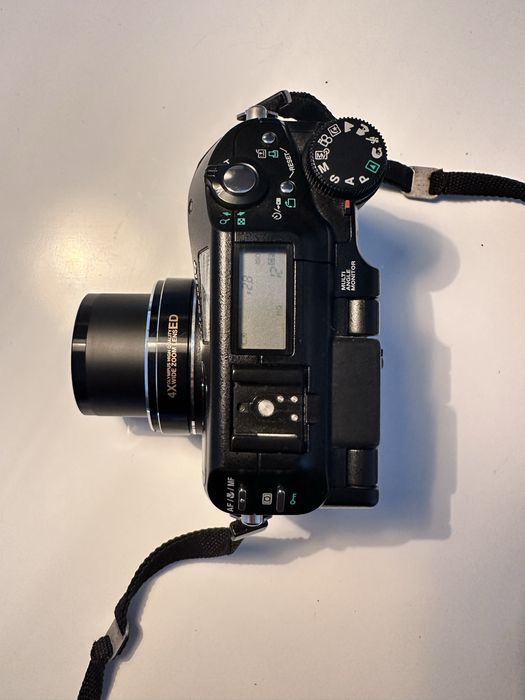 Olympus C-5060 Wide zoom