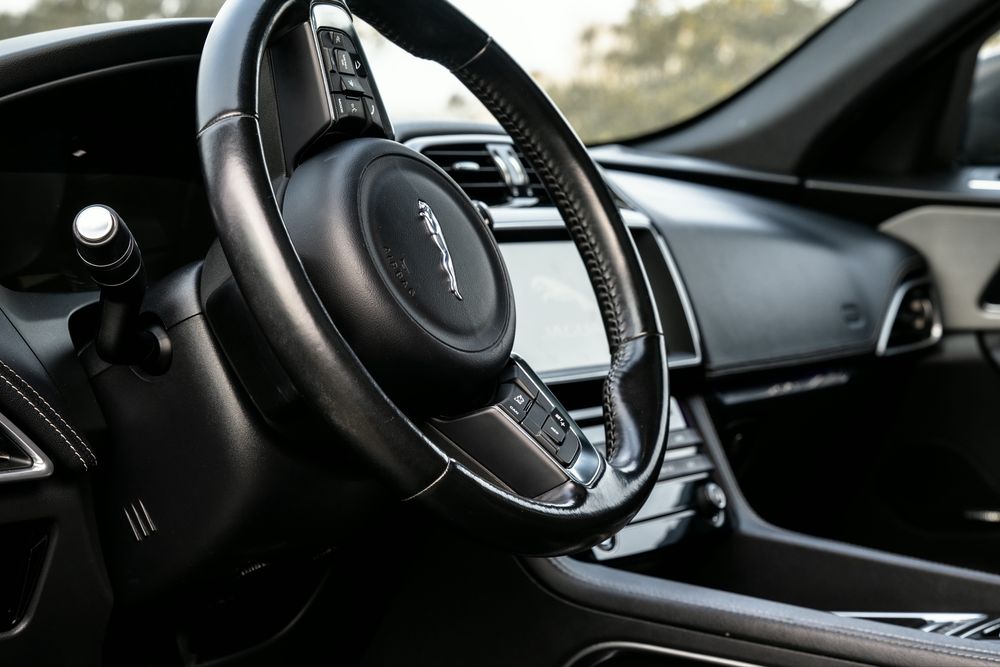 Jaguar F-Pace 2.0 R Sport AWD AUT — photo 5