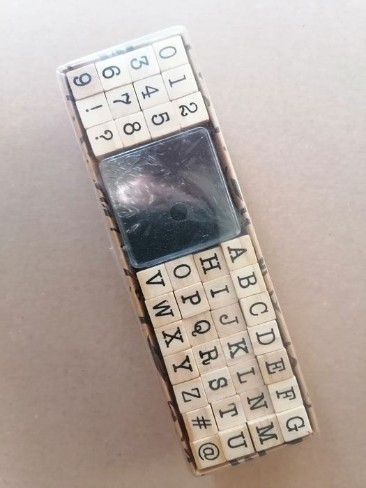 Набор штампов 40 шт. Латиница, цифры + чернильная губка.