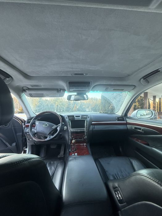 Lexus LS600H L 2008r.