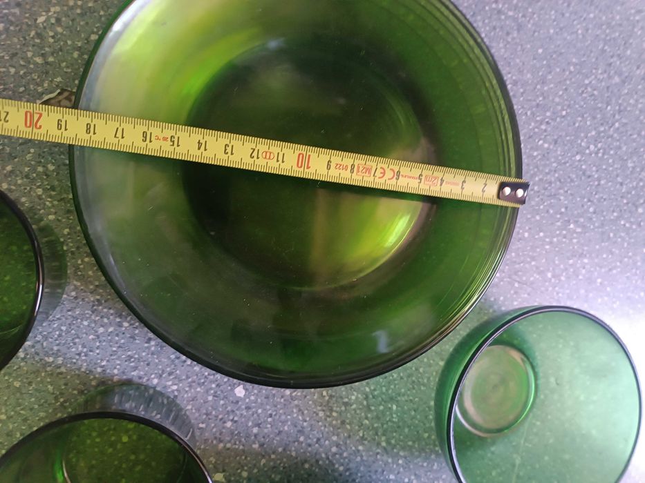 Conjunto de pratos em vidro