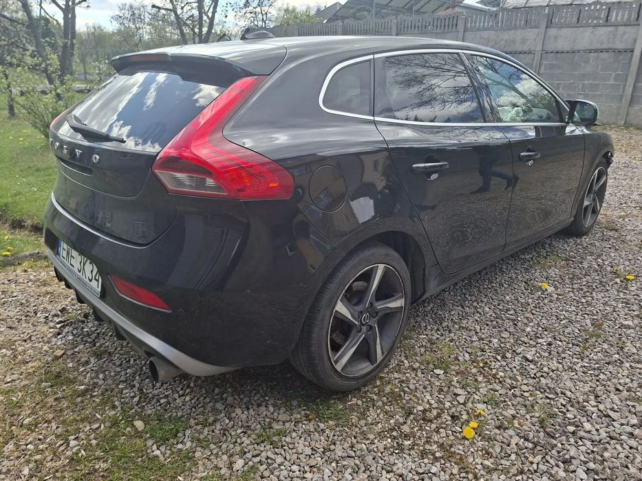 Volvo V40