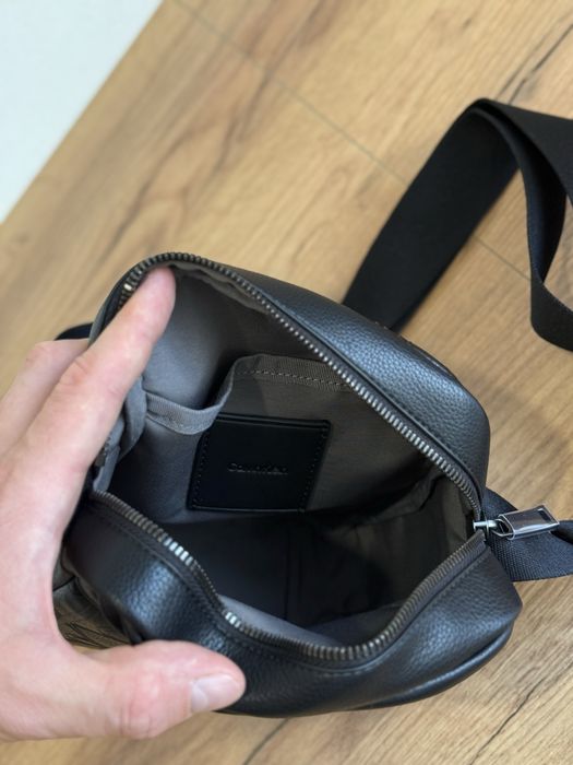 Чоловіча сумка Calvin Klein Debossed Emblem Logo Reporter Bag