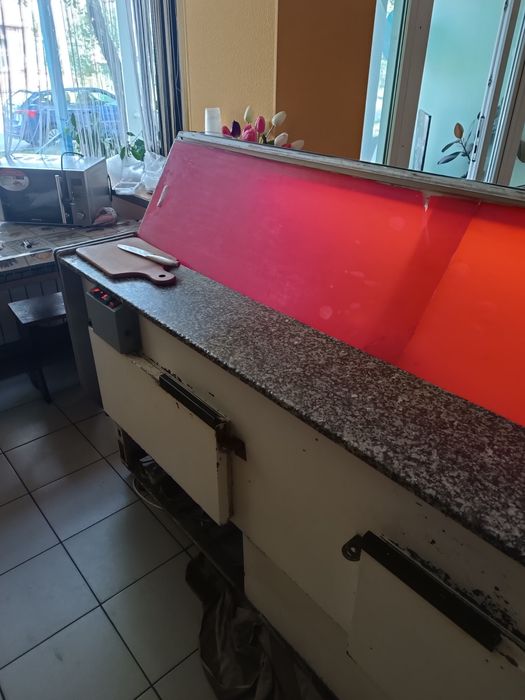Продам холодильную ветрину б/у