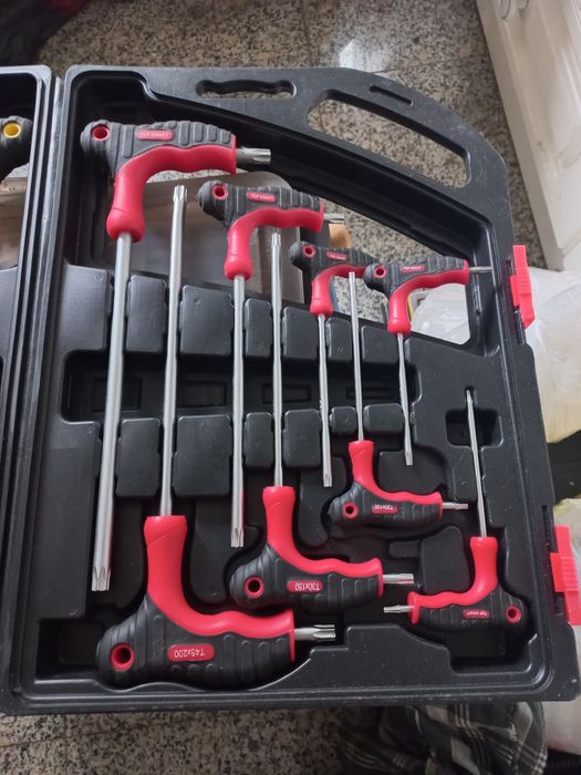 Maleta nova com kit de 16 peças para tubagens
