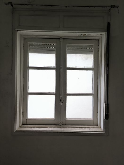 Janelas de madeira bom estado64298015558403122