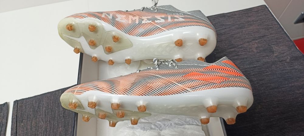 Chuteiras Adidas Nemeziz.1 FG