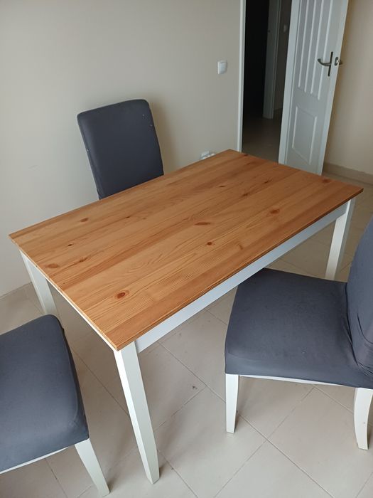 Mesa de jantar para 4 pessoas