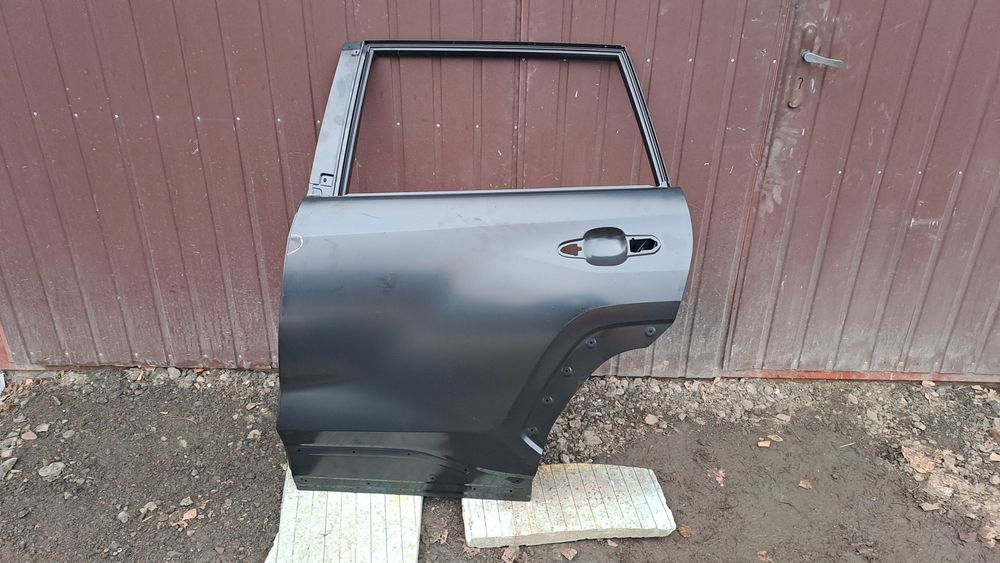 Toyota Rav4 5 V drzwi lewe tył NOWE