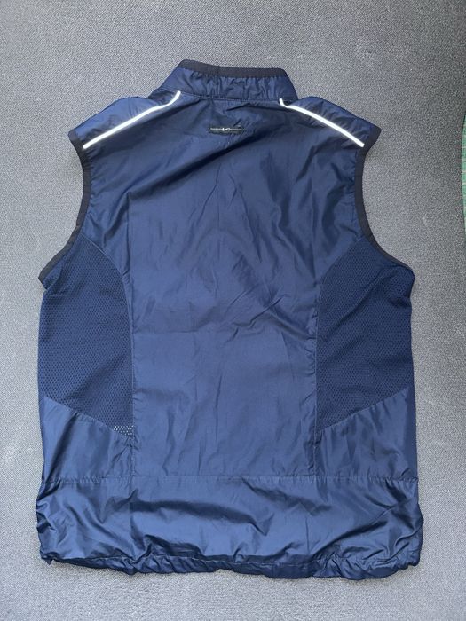 Оригінал. У відмінному як новий спортивний жилет Nike xl