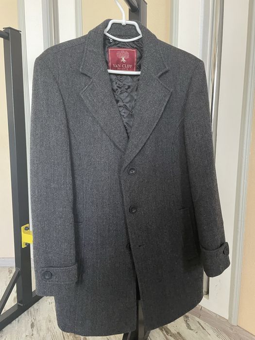 Пальто мужское серое