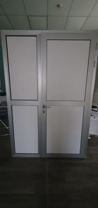 Двері алюмінієві