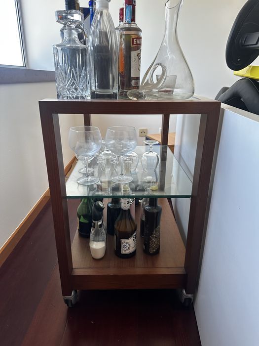 Carrinho de bebidas/ bar