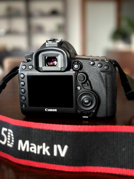 Canon EOS 5D Mark IV + EF 24-70mm f/2.8L II USM | Excelente estado
