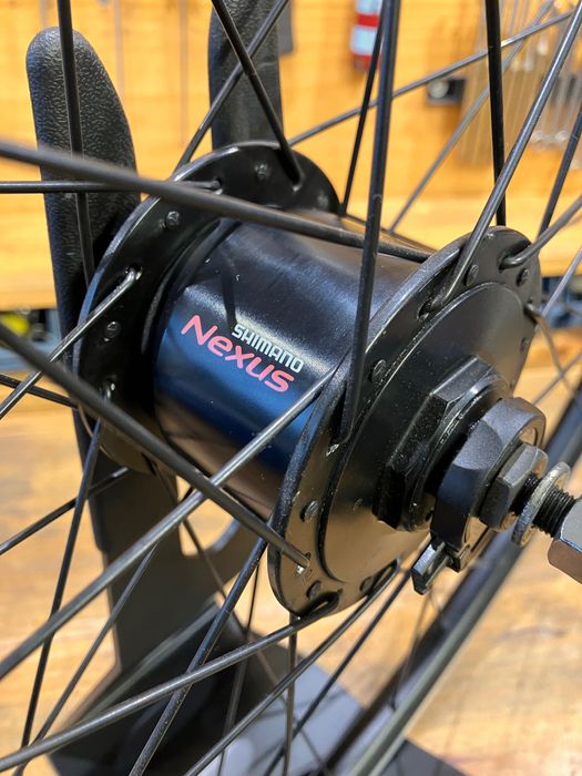 Roda de bicicleta dianteira 28 com dínamo