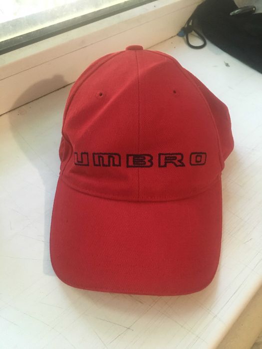 Оригинальная бейсболка umbro (новая с бирками)
