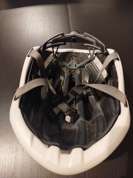 Vendo capacetes usados