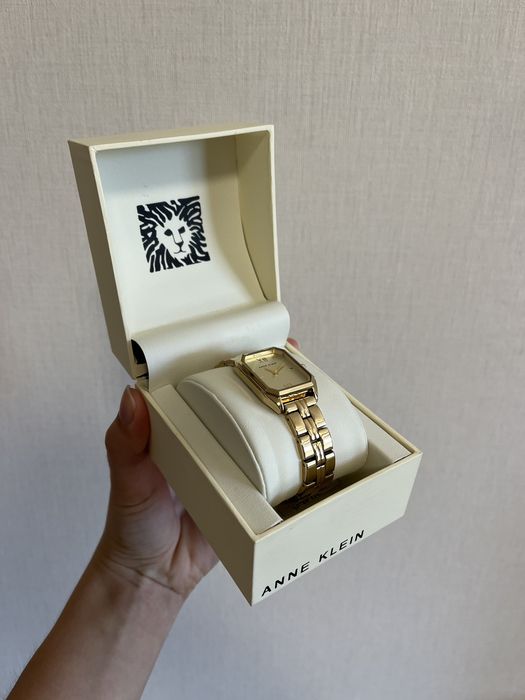 Годинник Anne Klein