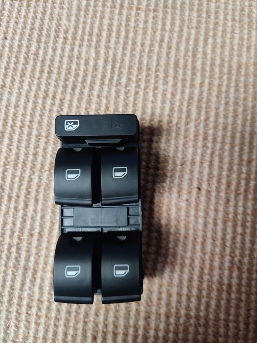 fecho tampa do porta luvas e cinzeiro AUDI A4