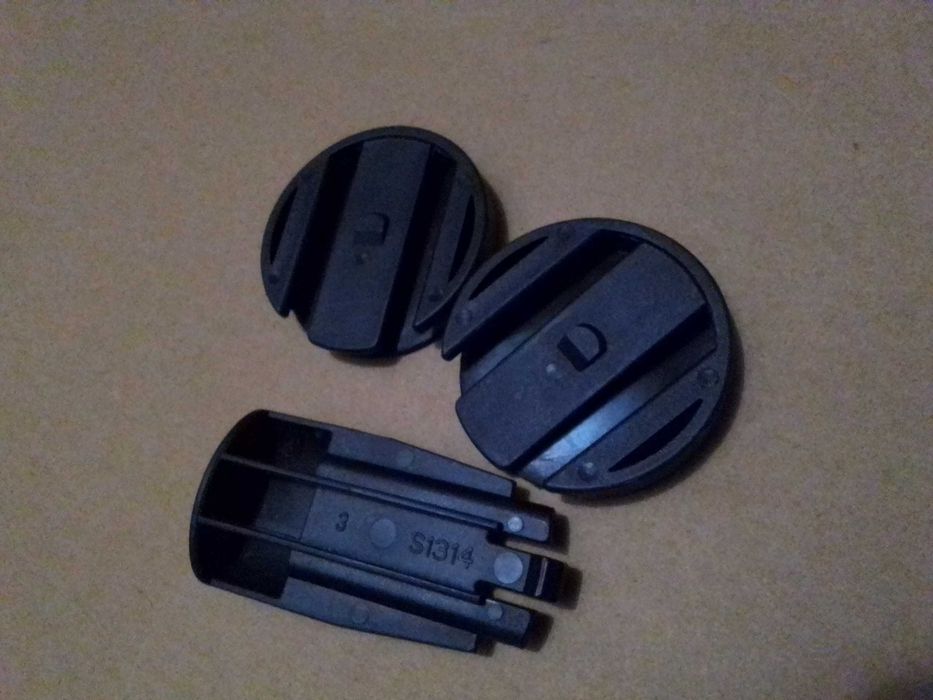 Заглушки (от пыли) Quinny/MaxiCosi.