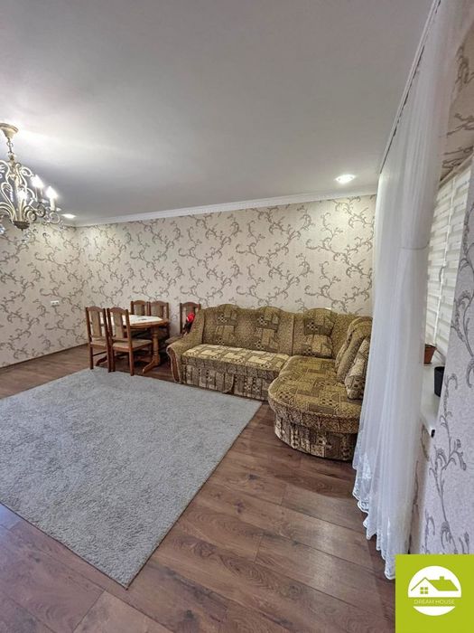 Продається будинок в центрі