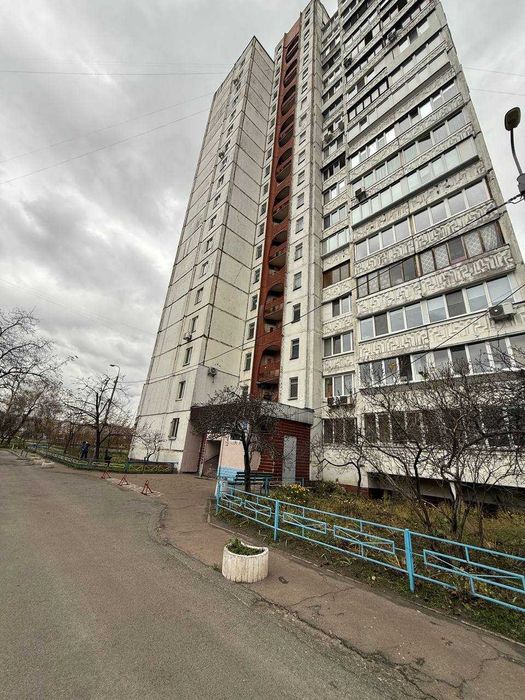 "Так, тут можна жити" - Закревського 5 а!