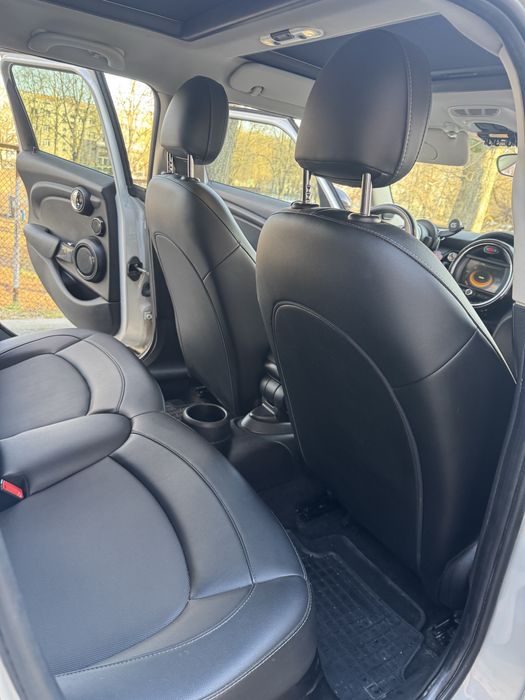 Mini Cooper one 4 doors 2017