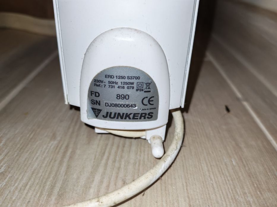 Radiador de parede 1250W junkers