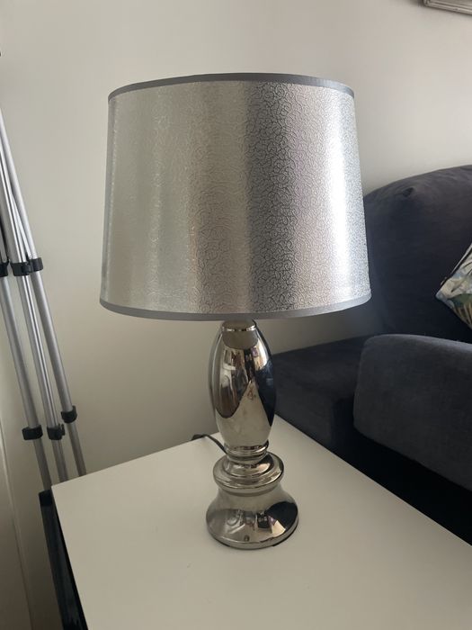 Candeeiro de mesa prateado - dois