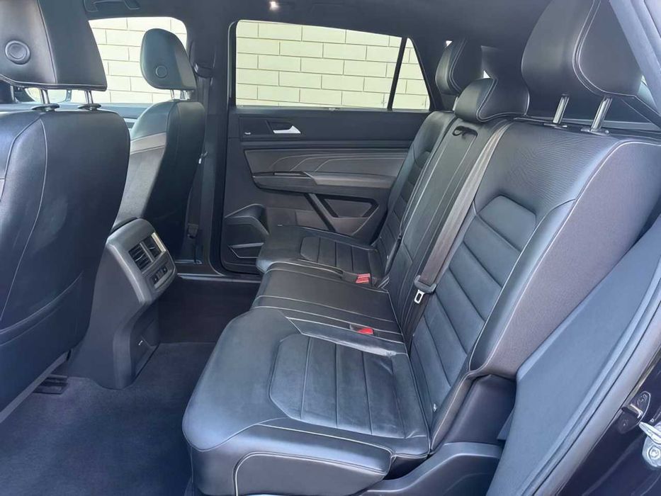 Volkswagen Atlas      2022