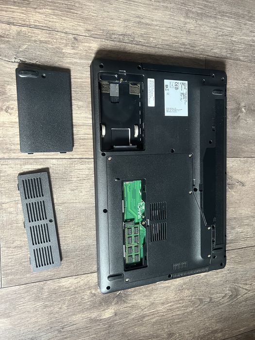 Laptop fujitsu a555 i3