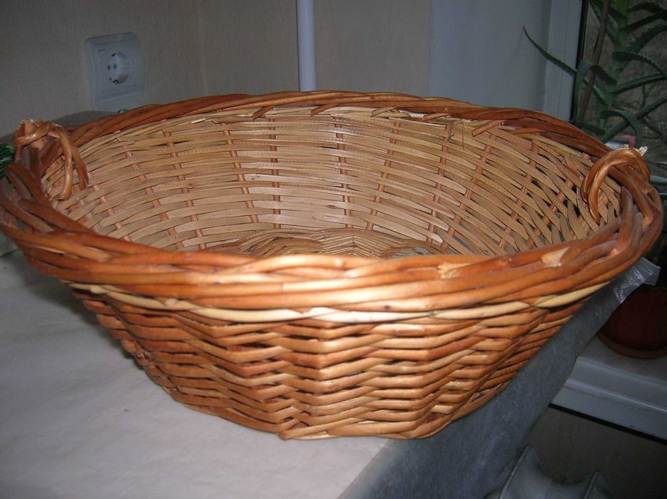 Старинная корзина из лозы диаметр 32см