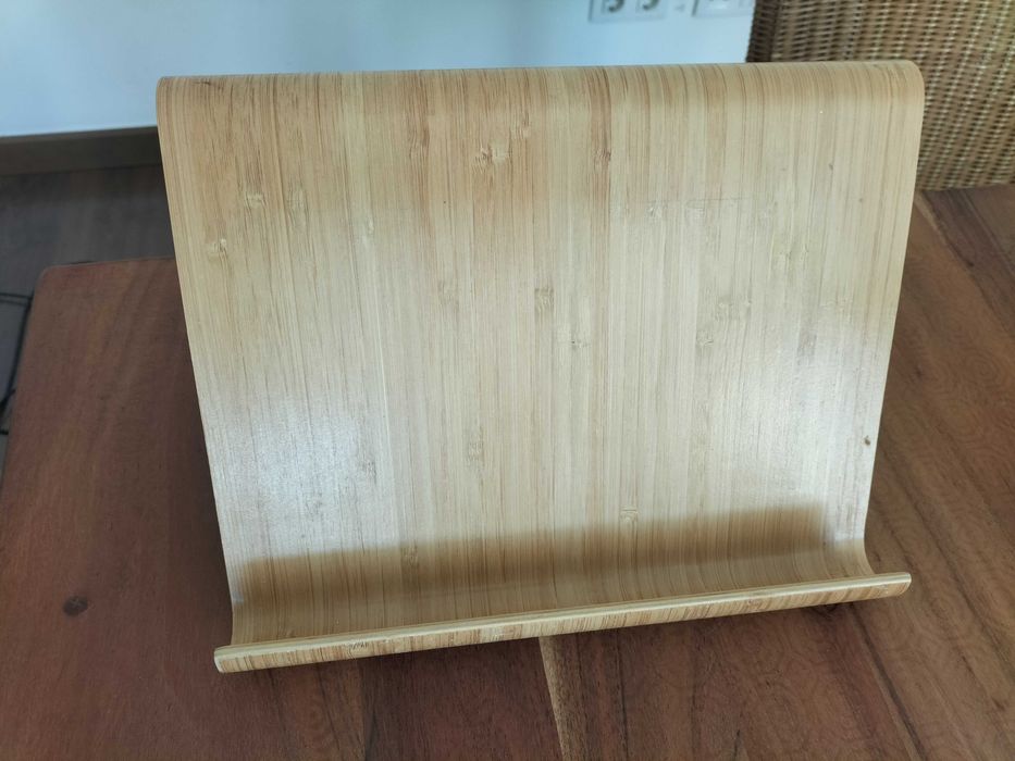 Suporte madeira para tablet