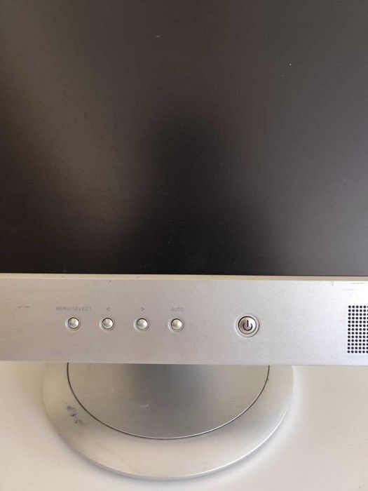 Monitor CLAXAN 19''