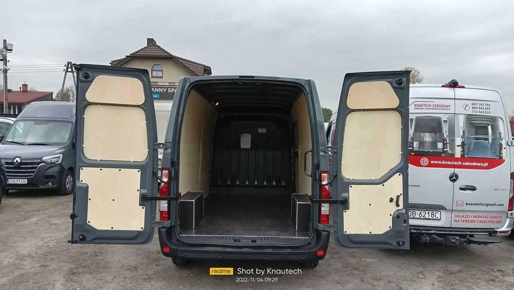 Zabudowa auta dostawczego Renault Master L3H2-standard