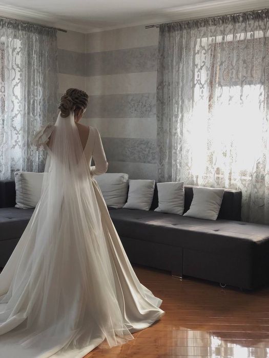 Весільна сукня  жіноча