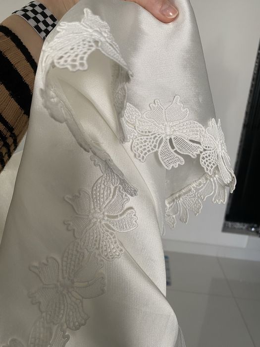 Piękna satynowa suknia ślubna 34/36 biała perła