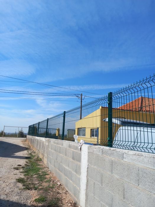 Portões  vedações   gradeamentos    serrelharia