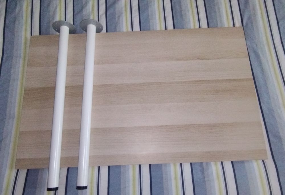Tampo IKEA (1x0,60mt) mais 2 Pernas
