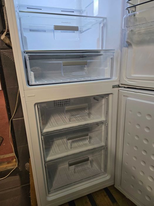 Lodówko-zamraż Gram  NoFrost 200/60 cm. 400 l Gwar.Super stan.LCD .