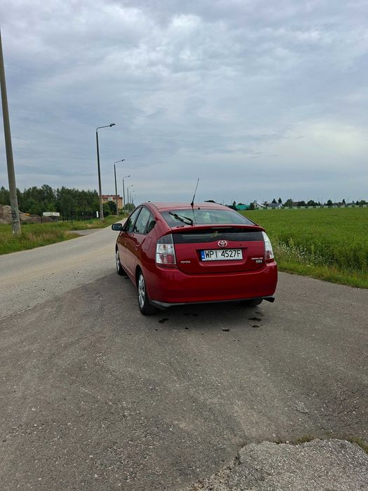Toyota Prius. Hybryda + LPG KME 6L lpg / 100 km