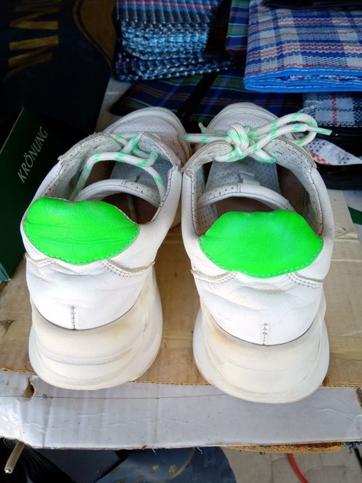 Кроссовки на девочку р.37 нат  кожа