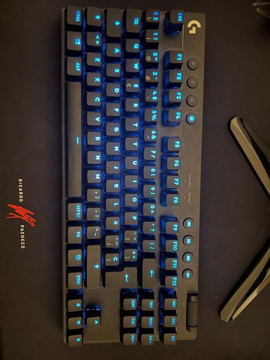 Teclado gaming logitech pro tkl