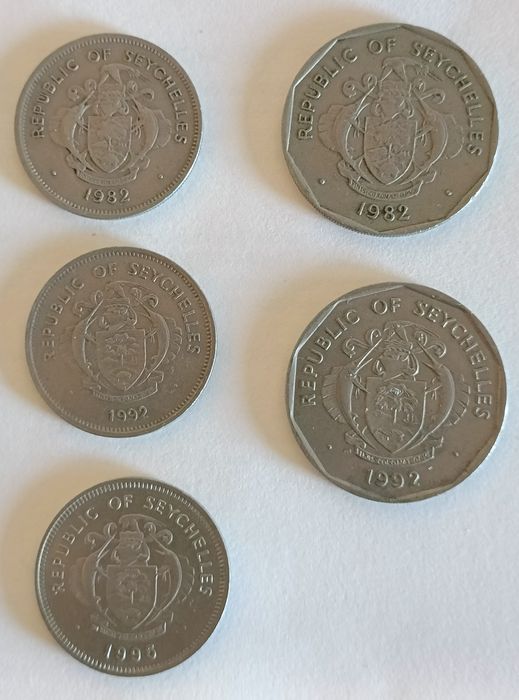 Moedas de República das Seychelles. SR: Seychelles Rupees