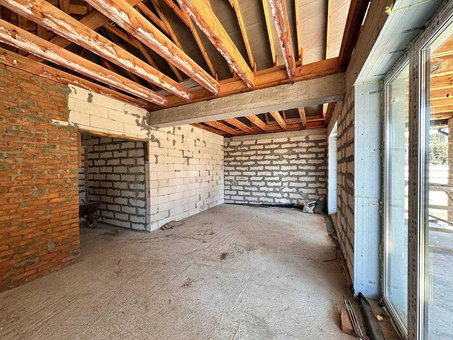 Продаж будинку в с.Шкарівка